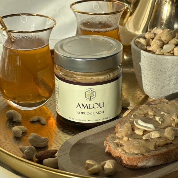 Pot d’amlou artisanal marocain aux noix de cajou, à base d’huile d’argan et de miel naturel – pâte à tartiner traditionnelle et énergétique